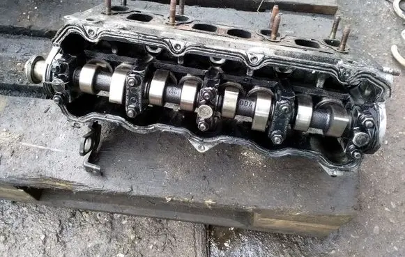 Volkswagen Golf IV Engine head 