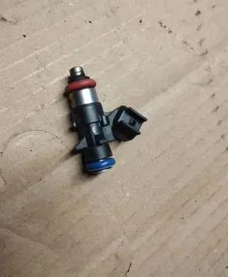 Chrysler Town & Country V Fuel injector 05184085AC