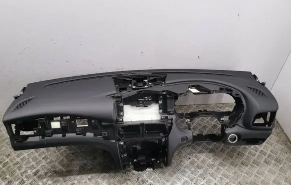 Infiniti Q30 Dashboard