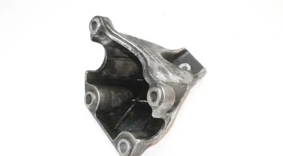 Audi A4 S4 B7 8E 8H Engine mounting bracket 8E0199308AK
