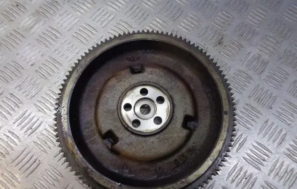Volkswagen Polo IV 9N3 Flywheel