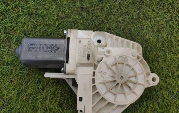 Audi A6 S6 C7 4G Front door window regulator motor 8K0959801B 1101919810200 12420241077