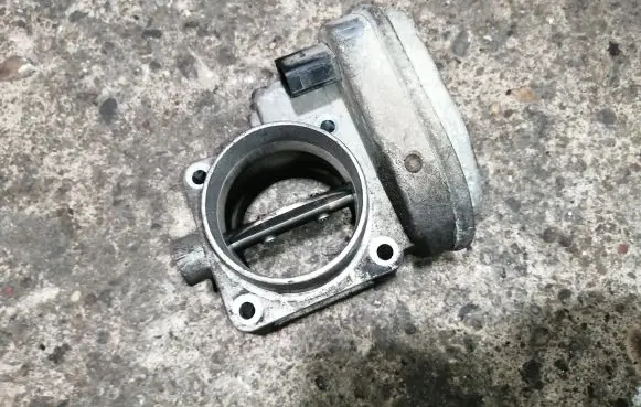 Volkswagen Caddy Throttle valve