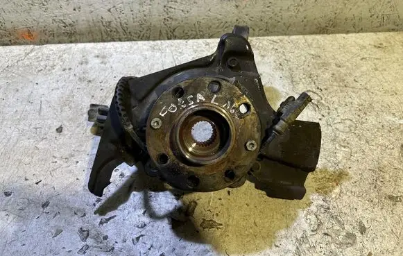 Opel Corsa E Front wheel hub spindle knuckle 13388767 13431896