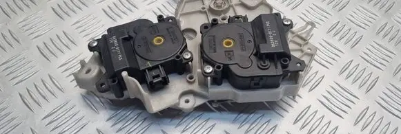 Lexus IS 220D-250-350 Air flap motor/actuator 0638000171