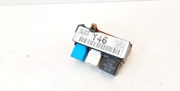 KIA Sorento Relay mounting block 913403E060