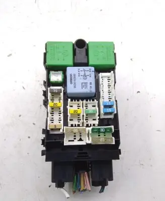 Peugeot 508 Fuse module 9665492680
