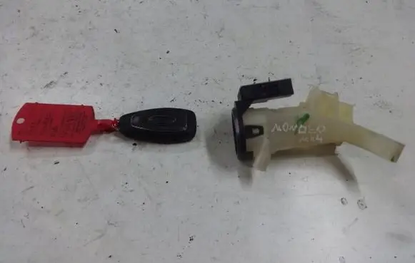 Ford Mondeo MK IV Ignition lock