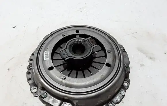 Renault Master III Pressure plate 8200942960
