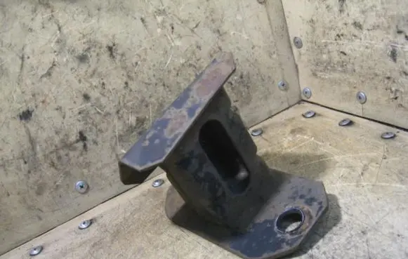 Mitsubishi Pajero Sport I Front bumper mounting bracket NURODYKITEKURIPUSE