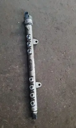 Volvo XC70 Fuel main line pipe 0445215025 0281002990