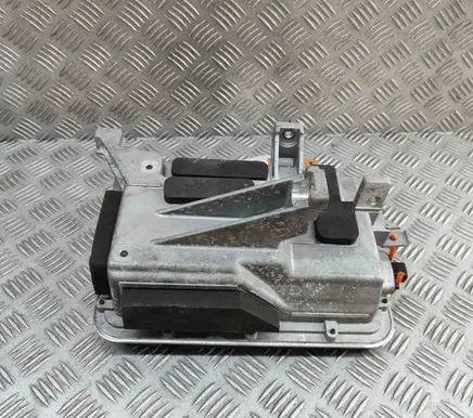 Voltage converter inverter