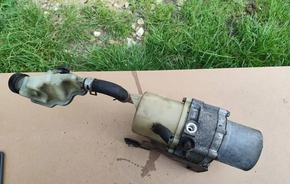 Mazda 3 II Power steering pump 119190046 BBM432690