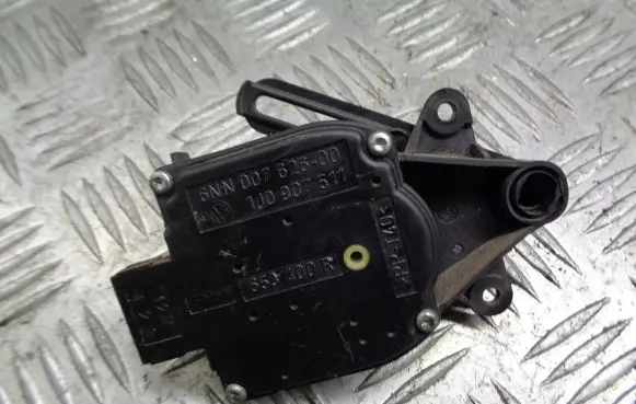 Skoda Octavia Mk1 (1U) A/C air flow flap actuator/motor 1J0907511