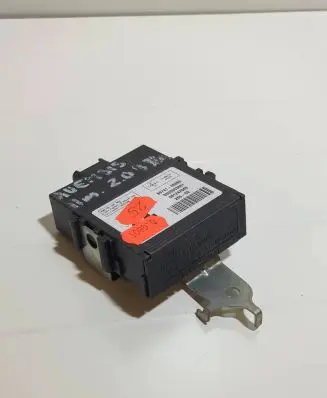 Toyota Avensis T270 Door central lock control unit/module 8974105080 S000003661 001242049
