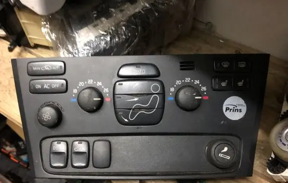 Volvo XC70 Climate control unit 8691878 77081345