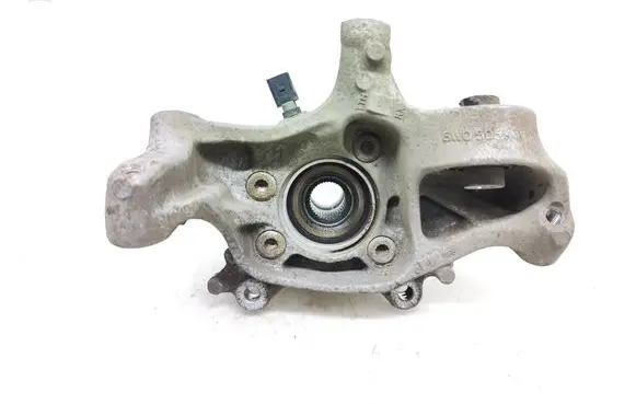 Rear wheel hub spindle/knuckle