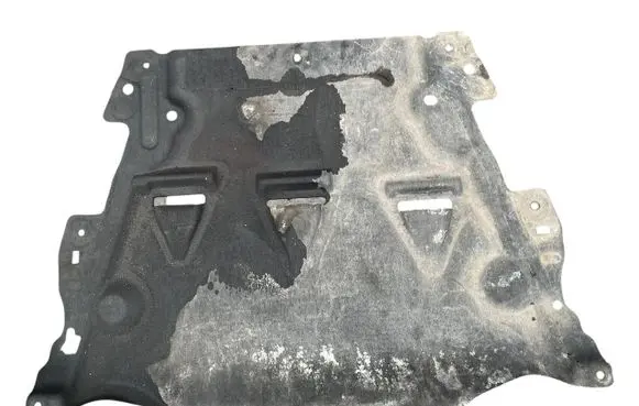 Volvo V60 Engine splash shield/under tray 31440388