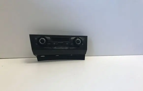 Audi A5 8T 8F Climate control unit 8T2820043M
