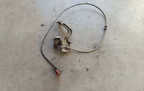 Mercedes-Benz SLK R172 ABS wheel speed sensor A1725460243