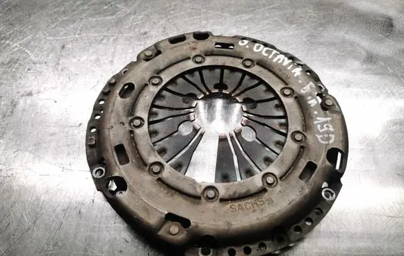 Skoda Octavia Mk2 (1Z) Pressure plate 3082001409
