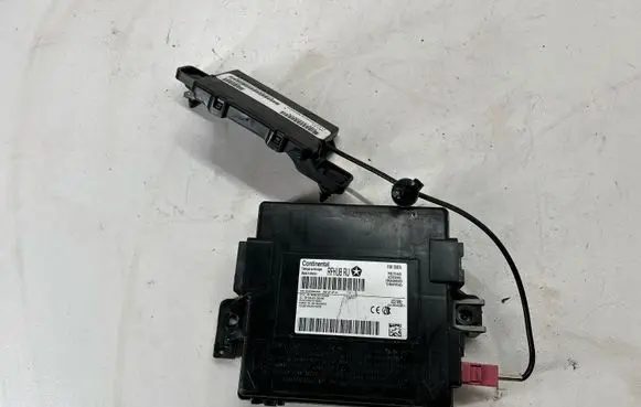 Chrysler Pacifica Tire pressure control unit P68217818AD A2C95020403 610023087A