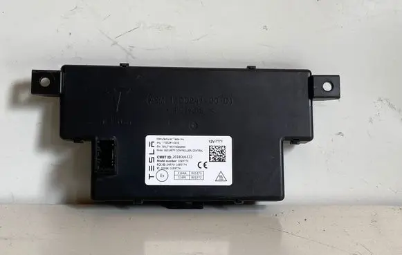 Tesla Model 3 Other control units/modules 110024100E 110024100D