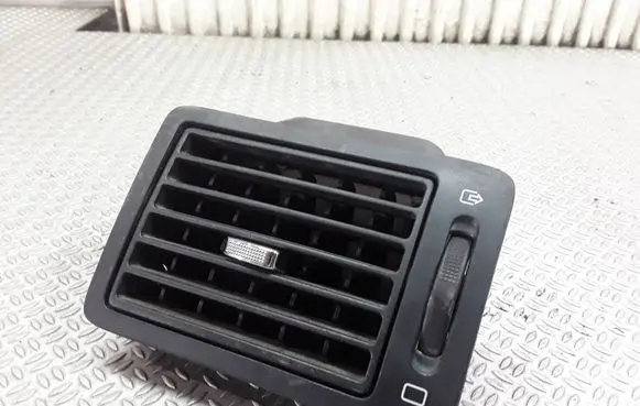 Peugeot 307 Dashboard side air vent grill/cover trim 