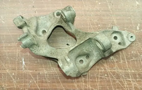 Citroen Berlingo Engine mounting bracket 9658199380
