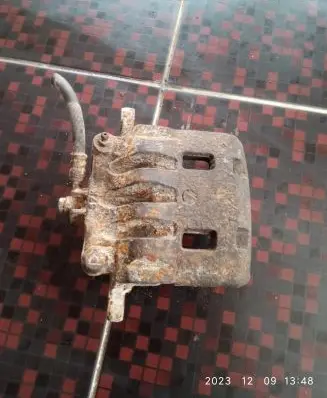 Subaru Legacy Front brake caliper