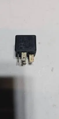Skoda Octavia Mk2 (1Z) Other relay 6U0906061A 9445111