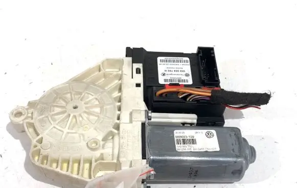 Volkswagen PASSAT B6 Front door window regulator motor