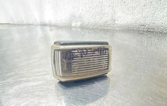 Volvo S80 Front fender indicator light 0142631