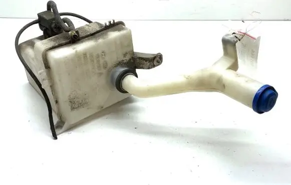 KIA Rio Windshield washer fluid reservoir/tank 986101G001