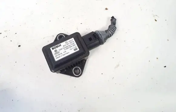 Volkswagen PASSAT B5.5 ESP acceleration yaw rate sensor 8e0907637a 0265005245