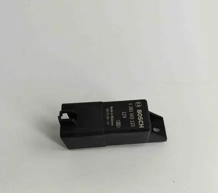 Jaguar XE Glow plug pre-heat relay 0281003123 FX23189E2AC