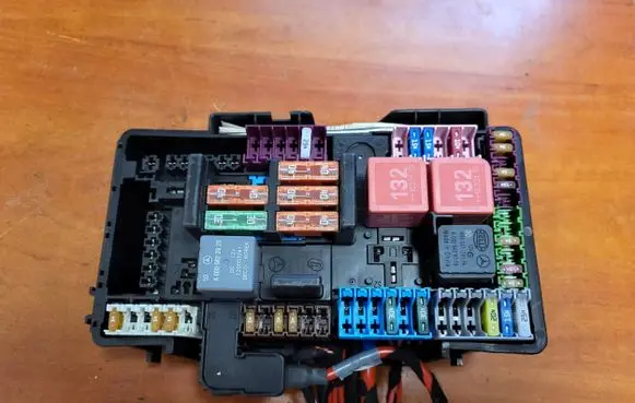Mercedes-Benz C W205 Fuse box set 851821282812