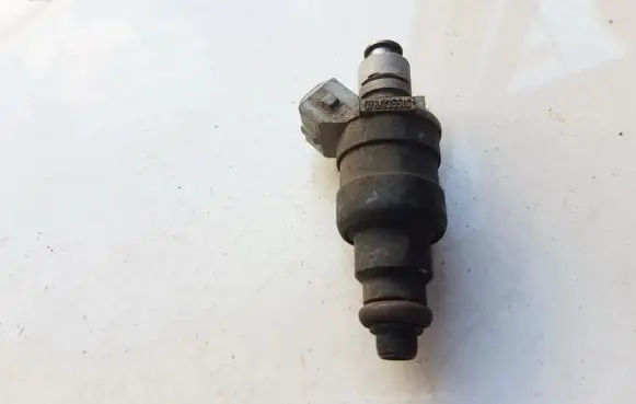 Audi A4 S4 B5 8D Fuel injector 078133551N
