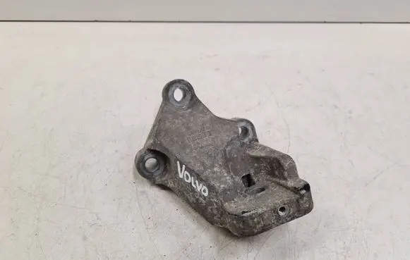 Volvo S60 Engine mounting bracket 08649262