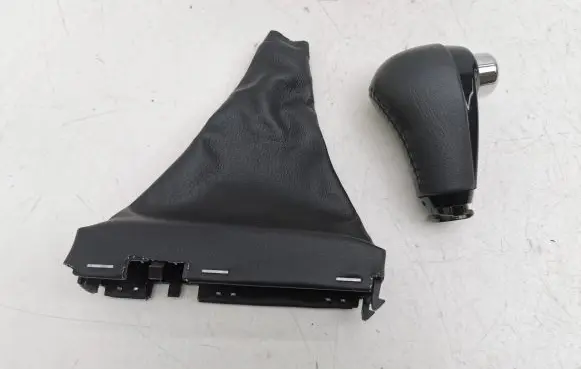 Honda HR-V Gear lever shifter trim leather/knob