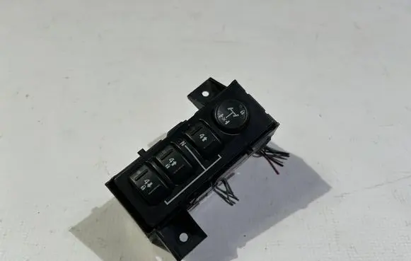 Hummer H2 Differential lock switch 15192439