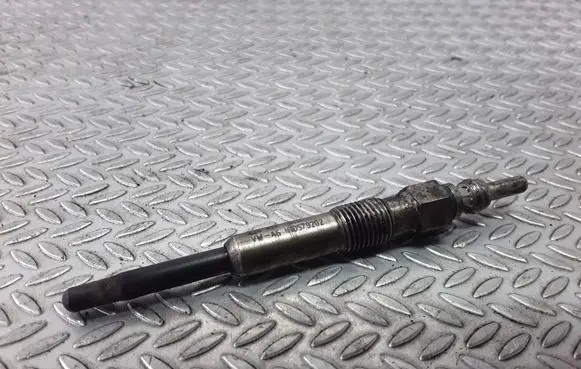 Skoda Octavia Mk1 (1U) Glow plug N10579202