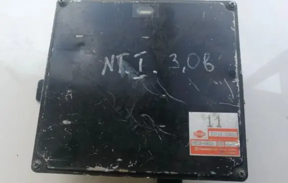 Nissan Terrano Engine control unit/module 2371033G10 MECS-G410