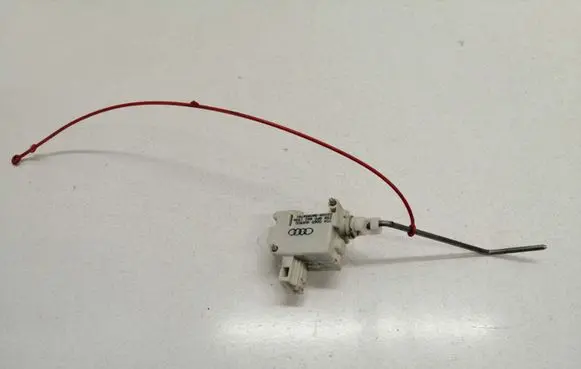 Audi A3 S3 8P Fuel tank cap lock 8P0862153A