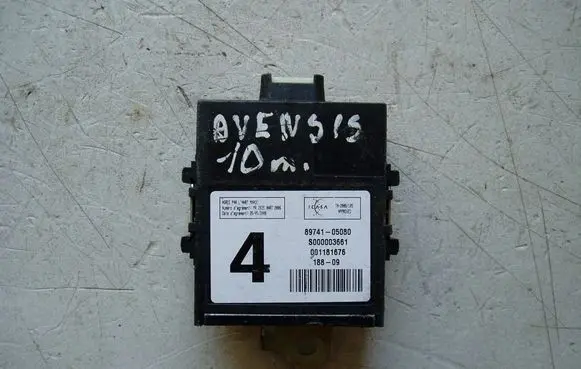 Toyota Avensis T270 Door central lock control unit/module 8974105080