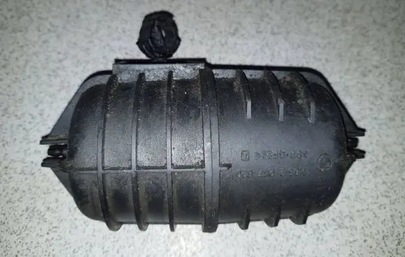 BMW 5 E39 Vacuum air tank 11652247620