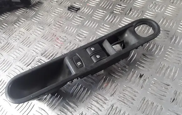 Renault Espace - Grand espace IV Electric window control switch 8200328426