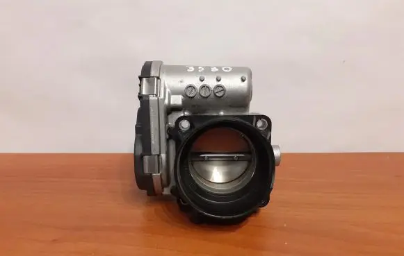 Mercedes-Benz C W205 Throttle valve A2701410025 3530
