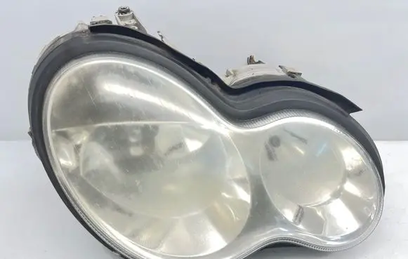 Mercedes-Benz C W203 Headlight/headlamp A2038203461