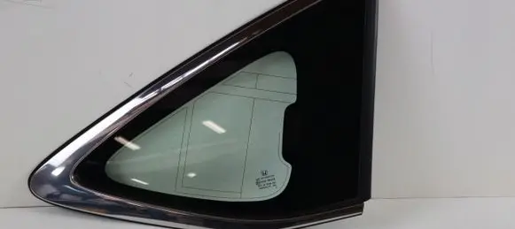 Honda CR-V Rear side window ACM100